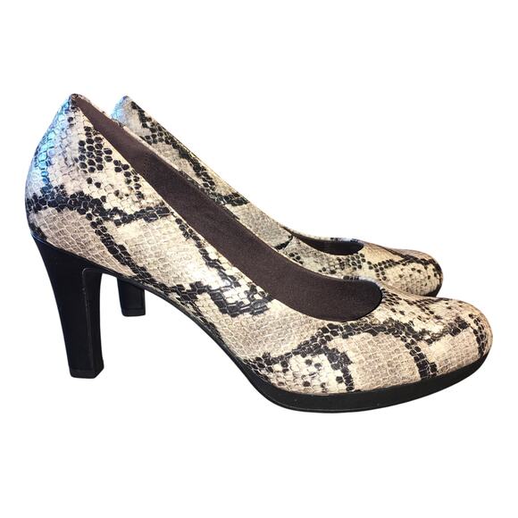 Clarks Shoes - Clarks Adriel Viola Pump Womens 8.5 Heel Shoe Taupe Snake Print Heritage Classic